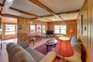 600 of Green Bay Frontage and Dock Cozy Cottage - 7