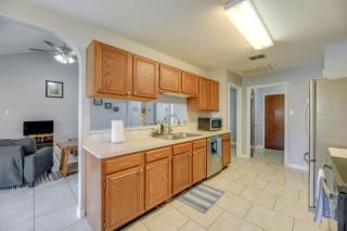 Pet-Friendly Corpus Christi Home 12 Mi to Beach! - Corpus Christi - 2