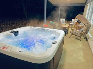 Luxury Dream Home with HOT TUB - 1