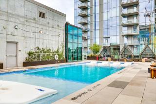 Luxe Austin Condo with Pool Access Near Dtwn! - 9