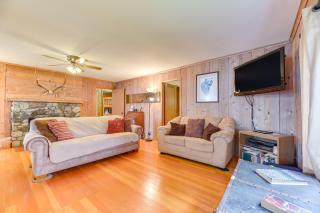 Waterfront Grapeview Escape with Boat Dock and Views! - Grapeview - 7