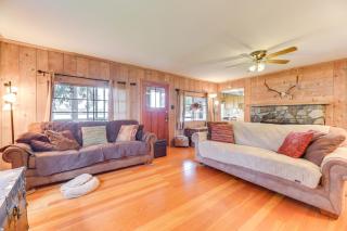 Waterfront Grapeview Escape with Boat Dock and Views! - Grapeview - 5