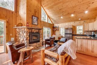 Tranquil Thornton Cabin Deck, Views and Game Room! - 5