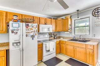 Charming Shallotte Home about 4 Mi to Ocean Isle Beach - Shallotte - 3