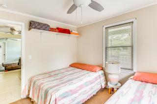 Charming Shallotte Home about 4 Mi to Ocean Isle Beach - Shallotte - 2