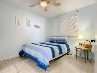 OceanFront Condo - Pool, BBQ, Steps from Flagler Ave - New Smyrna Beach - 4