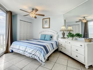 OceanFront Condo - Pool, BBQ, Steps from Flagler Ave - New Smyrna Beach - 1