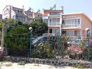 Riviera Beach Hotel - 7