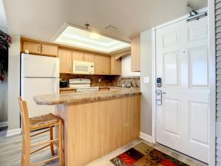 OceanView Beachfront Condo, Pool & Near Flagler Ave - New Smyrna Beach - 7