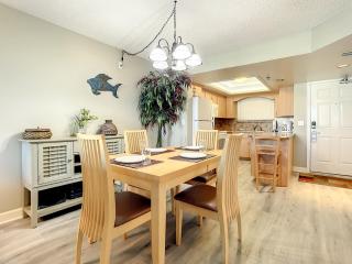 OceanView Beachfront Condo, Pool & Near Flagler Ave - New Smyrna Beach - 1