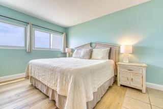 Beach House Condominiums D104 - Beachfront with Pool, Wi-Fi, & Beach Service - 8