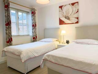 Central Stylish 2Bedroom Apt with FREE PARKING - Liverpool - 2