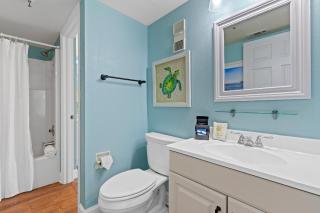 Updated Oceanfront Condo! Pool, Beach & steps from Flagler Ave - New Smyrna Beach - 4