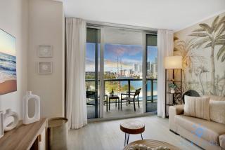 2BR with Balcony - Amazing Pool - Gym - Hallandale Beach - 3