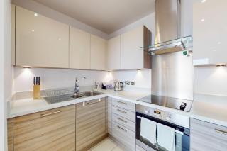 Lovely Apartment with Balcony - 3 min to Station - Londra - 8