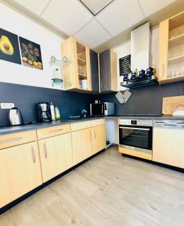 SH-Apartments-Idylische FeWo Amenti, Wifi, Parken, zentral - Smalcalda - 2