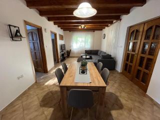 R-Home Apartman - Zamárdi - 7