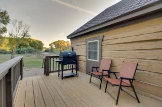 Cozy Augusta Cabin with Furnished Deck and Grill! - Augusta - 9