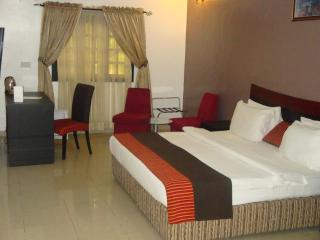 Suru Express Hotel GRA - 4