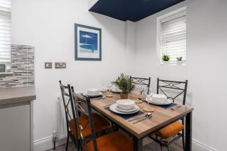 Hill Lane in Central Manchester - Free Parking - 2