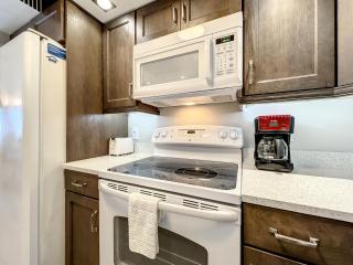 Beachfront Oceanview Condo - Pool, BBQ & Steps to Flagler Ave - New Smyrna Beach - 2