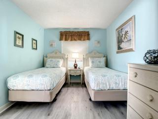 Oceanfront Condo - Beach, Pool & Steps to Flagler Ave - 2
