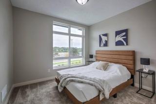 Luxury 3-Bedroom Townhome - Spectacular Views - Omaha - 4