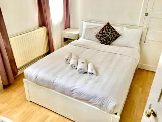 STUNNING -3 Double Bedroom Entire Flat in Heart of London - 1
