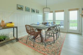 Steps to Bolivar Beach Home with Deck and Grill - Port Bolivar - 2
