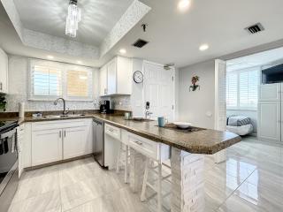 Beachfront Oceanview Condo - Pool, BBQ & Steps to Flagler Avenue - New Smyrna Beach - 7