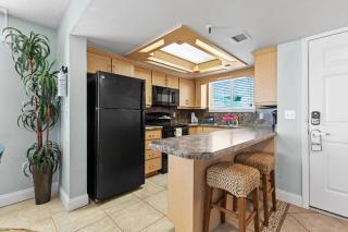 Oceanfront Condo - Pool - Beach - Fantastic Views - New Smyrna Beach - 9