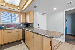 Oceanfront Condo - Pool - Beach - Fantastic Views - New Smyrna Beach - 5