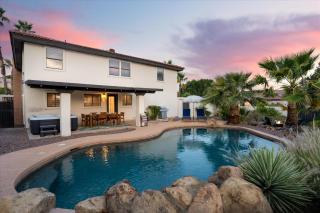 Game Room Resort Pool HotTub Modern Desert Oasis - Phoenix - 8