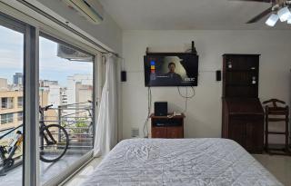 Monoambiente con balcón y cochera privada - TV 50" 4K y Sonido DTS-5'1 - Buenos Aires - 9