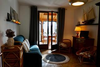 Charming house overlooking the Havre de Carteret - 8