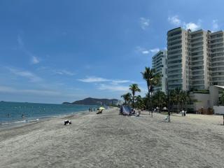 Suite con Jacuzzi y vista al mar piso 14 - Santa Marta - 6