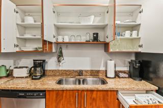 Oceanfront Condo with Ocean View and Beach Access - Hollywood - 5