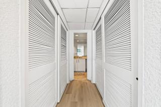 Oceanfront Condo with Ocean View and Beach Access - Hollywood - 1
