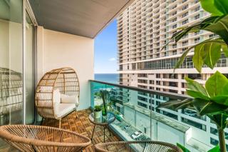 Oceanfront Condo with Ocean View and Beach Access - Hollywood - 0
