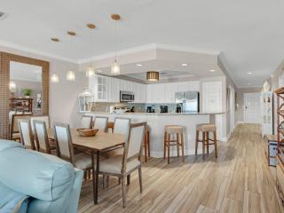 Pavilion Palms 104C by Newman-Dailey - 2
