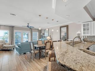 Pavilion Palms 104C by Newman-Dailey - 1