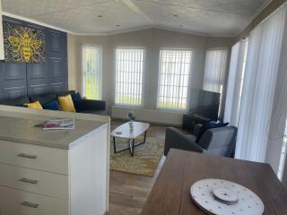 Lakes edge view - 2