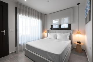 Blue Whisper Luxury Living Suites - Nea Roda - 9