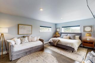 Gold N Shore - Westport - 6