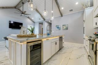 1 Mi to Beach Home in Old Town Port Aransas - 5