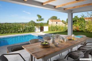 Stunning Villa In Cepljani With Outdoor Swimming Pool, Wifi And 3 Bedrooms - Čepljani - 4
