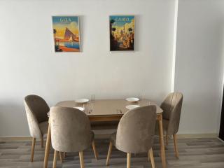Luxury Inn: 2BR Amazing location in Madinaty B11 - Madinaty - 1