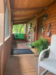Disarmingly Cozy 1BR Cabin - Henderson - 8