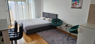 Good home - - 9