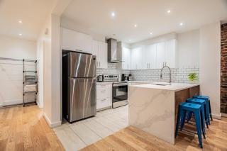 Ideal Group Stay in Charming Le Plateau Near Metro - 3